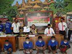 kapolres-sumba-barat-akbp-fxirwan-arianto-menggelar-jumpa.jpg