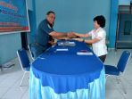 kepala-dinas-kelautan-dan-perikanan-flores-timur-erna-dasilva_20180525_113449.jpg