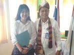 kepala-smkn-1-kupang-dan-relawan-asal-korea-selatan-seo-seunghye.jpg