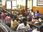 ketua-dekranasda-malaka-maria-martina-nahak-dan-wakil-ketua.jpg