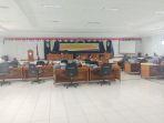 ketua-dprd-lembata-petrus-gero-akhirnya-mengetuk-pal.jpg