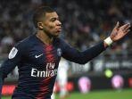 kylian-mbappe-merayakan-golnya.jpg