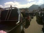lalu-lintas-kendaraan-di-pasar-mbongawani-sembrawut_20151105_110236.jpg