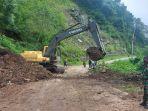 longsor-di-km-18-ende-maumere-sudah-dibersihkan-rencana-pasang-bronjong.jpg