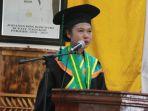 lulusan-cum-laude-stkip-nusa-bunga-floresta-ini-menangis-saat-acara-wisuda-di-nagekeo.jpg