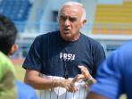 mario-gomez-dipecat-sebagai-pelatih-persib-bandung-ini-penjelasan-teddy-tjahyono.jpg