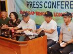 menteri-pupr-basuki-hadimuljono-saat-jumpa-pers-di-eks-bandara-selaparang-kota-mataram_20180904_082853.jpg