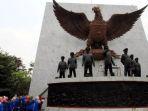 menyaksikan-kekejaman-pki-di-lubang-buaya.jpg