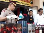 minuman-keras-palsu_20160517_073259.jpg