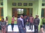 nampak-pansus-sedang-meninjau-bangunan-paud-di-desa-lilo.jpg