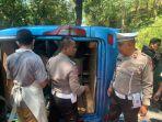 olah-TKP-Bus-terbalik-di-Matim.jpg