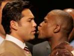 oscar-de-la-hoya-dan-floyd-mayweather.jpg