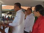 paket-balon-bupati-tts-obed-naitboho_20170916_114536.jpg