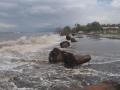 pantai-waioti-maumere-pasca-gelombang-pasang.jpg