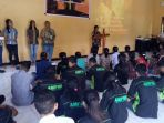 para-mahasiswa-sedang-ikut-ibadah-bersama-di-aula-lpmi-kupang_20180317_105913.jpg