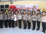 para-polisi-wanita-polda-ntt-berpose-bersama-usai-pelaksanaan-kegiatan-vaksinasi.jpg