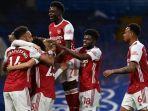 para-punggawa-arsenal-merayakan-gol-kemenangan-setelah-menjamu-chelsea.jpg