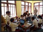 para-siswa-ikut-anbk-di-polsek-waelengga.jpg