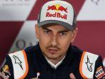 pebalap-repsol-honda-jorge-lorenzo-menjalani-sesi-jumpa-pers.jpg