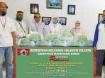 peduli-korban-terkena-dampak-covid-19-kkss-ntt-bagikan-sembako.jpg