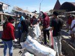 peduli-lingkungan-omk-di-kecamatan-lembor-kabupaten-mabar-bersihkan-sampah-di-pasar.jpg
