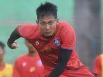 pemain-arema-gelandang-arema-fc-hendro-siswanto.jpg