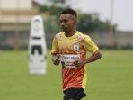 pemain-persipura-todd-rivaldo-ferre.jpg