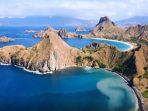 pemandangan-alam-di-taman-nasional-komodo-yang-spektakuler.jpg