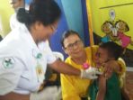 pemberian-perdana-vaksinasi-rubella-kepada-anak-anak-smp-dan-sma-di-kota-maumere_20181001_203830.jpg