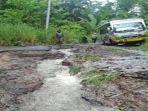 pemkab-lembata-janji-perbaiki-jalan-rusak-lewoleba-lamalera-tahun-depan.jpg