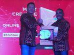 penghargaan-telkomsel-untuk-pos-kupang.jpg