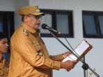 penjabat-bupati-lembata-matheos-tan-memimpin-apel-perdana.jpg
