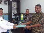 penjabat-sekda-sikka-saat-tatap-muka-dengan-kadis-perhubungan-provinsi-nt.jpg