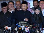 perdana-menteri-terpilih-malaysia-mahathir-mohamad_20180523_162933.jpg
