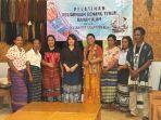 Penenun Belu Belajar Pewarnaan Alami di Sumba, Perkuat Warisan Budaya Ramah Lingkungan