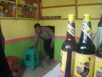 polisi-langsung-merazia-dua-kios-jamu-di-kelurahan-tanjungmekar_20180726_175205.jpg