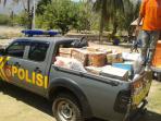 polres-alor-bantu-distribusi_20151109_214112.jpg