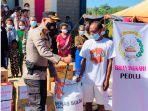 polres-belu-beri-bantuan-bagi-pengungsi-di-tasain.jpg