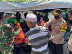 polres-dan-kodim-sumba-timur-bagikan-sembako-nasi-kotak-kepada-masyarakat.jpg