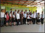 pose-bersama-forum-komunikasi-pemuda-gereja-kristen-kota-kupang.jpg