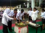 potong-tumpeng-1_20160407_150932.jpg