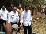 presiden-joko-widodo-saat-kunjungan-ke-yogyakarta-menyempatkan-diri-mengunjungi-proyek-dana-desa_20180902_112449.jpg