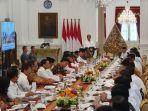 rapat-perdana-jokowi-ingatkan-tak-ada-visi-misi-menteri-yang-ada-hanya-presiden-dan-wakil-presiden.jpg