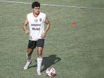 rizky-pellu-saat-berlatih-perdana-bersama-rekan-rekan-barunya-di-bali-united.jpg