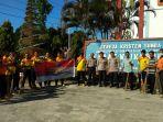 sambut-hari-bhayangkara-polres-sumba-barat-bakti-sosial-bersihkan-pasar-dan-rumah-ibadah.jpg