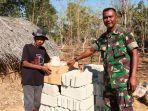satgas-pamtas-ri-rdtl-yonif-raider-408sbh-bantu-kloset-dan-batako-bagi-masyarakat.jpg