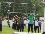 senam-bersama-dengan-pimpinan-dan-anggota-polres-sumba-barat-daya.jpg