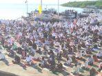 sholat-idul-fitri-di-maumere.jpg