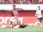 stefano-lilipaly-saat-membela-bali-united-melawan-persija-jakarta.jpg