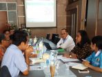 suasana-diskusi-bersama-di-ruang-pertemuan-celebes-kupang_20180512_112400.jpg